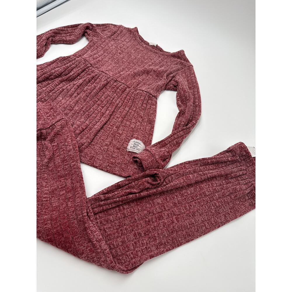 Girls 2 Piece Outfit Size 130 (Fits 5/6)  Stretchy cozy 2 piece outfit